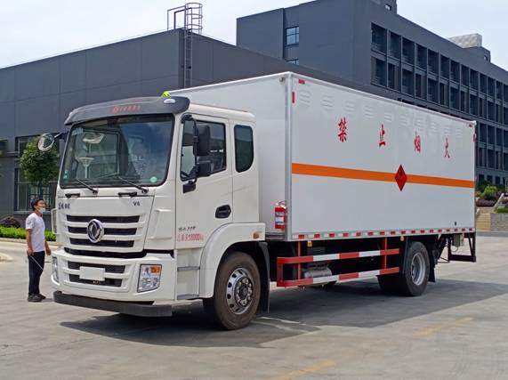 东风国六易燃液体厢式运输车左侧展示 13597848881